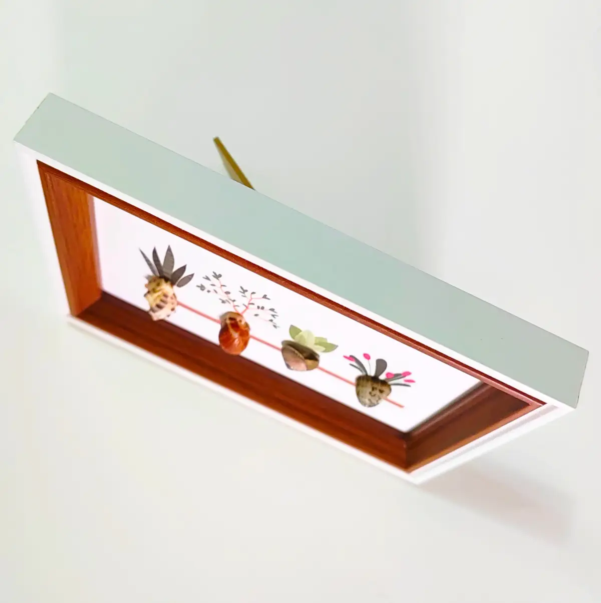 Framed Conch Shell Art No.4 - Handcrafted Coastal Display, 18x12cm - Image 4