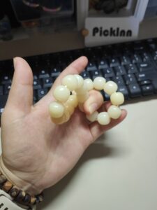 How to use bodhi bead bracelet fidget?