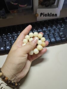 How to use bodhi bead bracelet fidget?