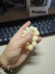 How to use bodhi bead bracelet fidget?
