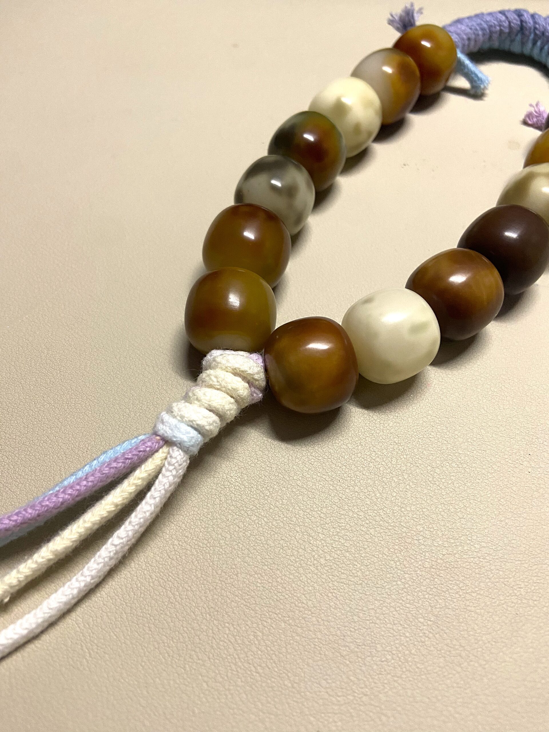 14-Bead 20mm Natural Bodhi Bead Handheld Fidget with Colorful Cord 3 colorful woven cord loop and hanging tassels (4)