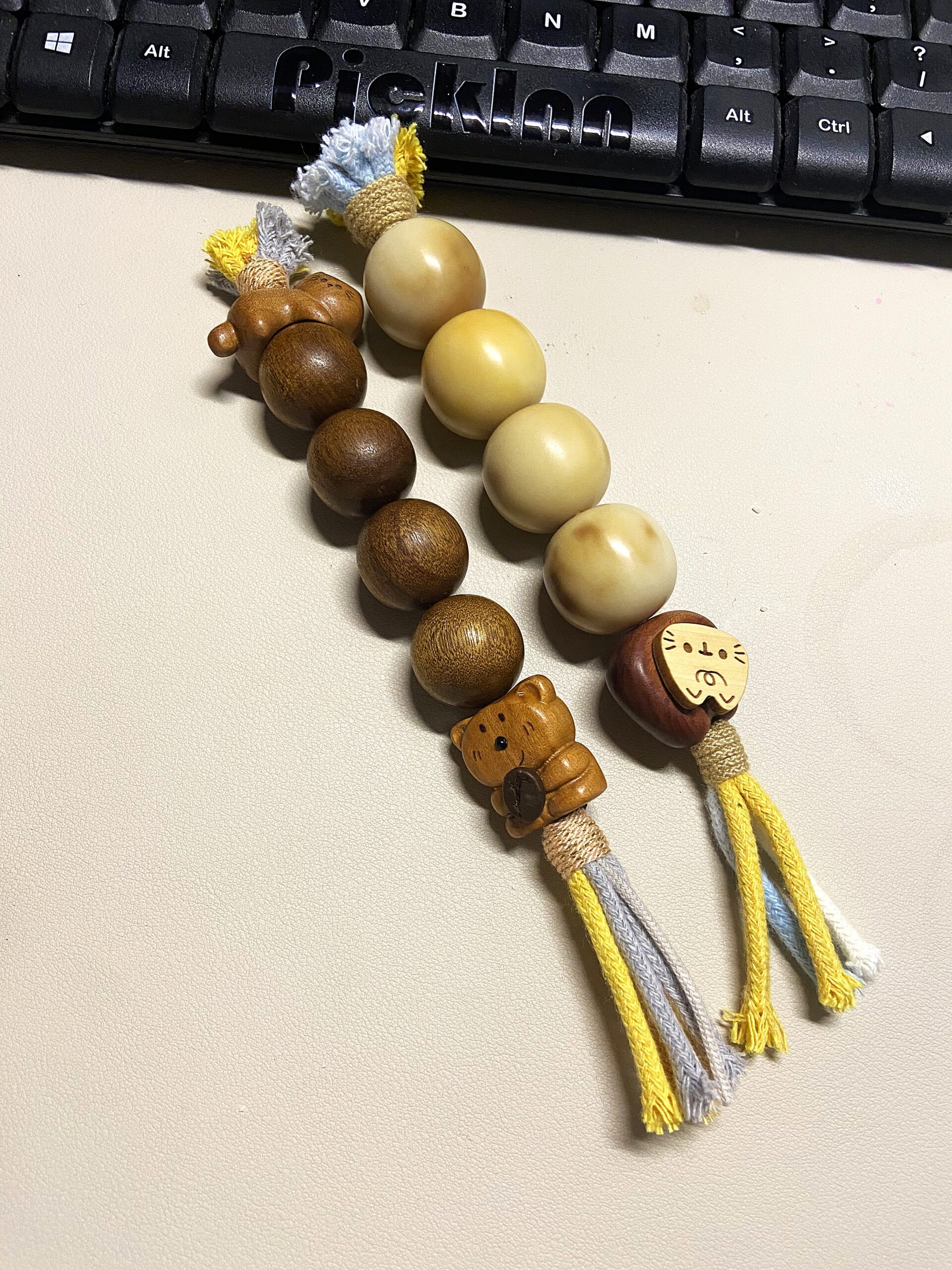 24mm Natural Bodhi Bead Handheld Fidget with Sandalwood Cat Charm 3 24mm Natural Bodhi Bead