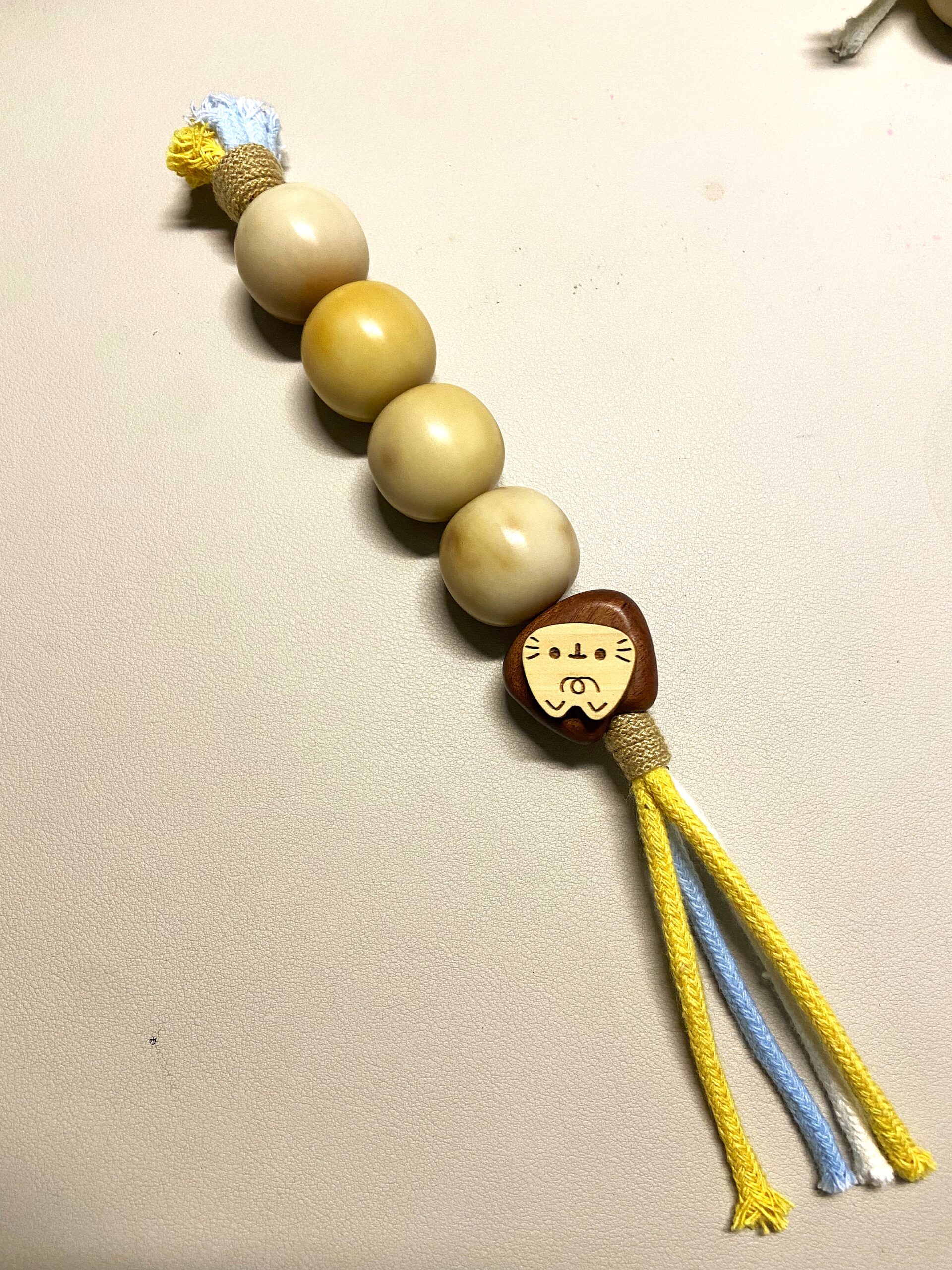 24mm Natural Bodhi Bead Handheld Fidget with Sandalwood Cat Charm 1 24mm Natural Bodhi Bead 01