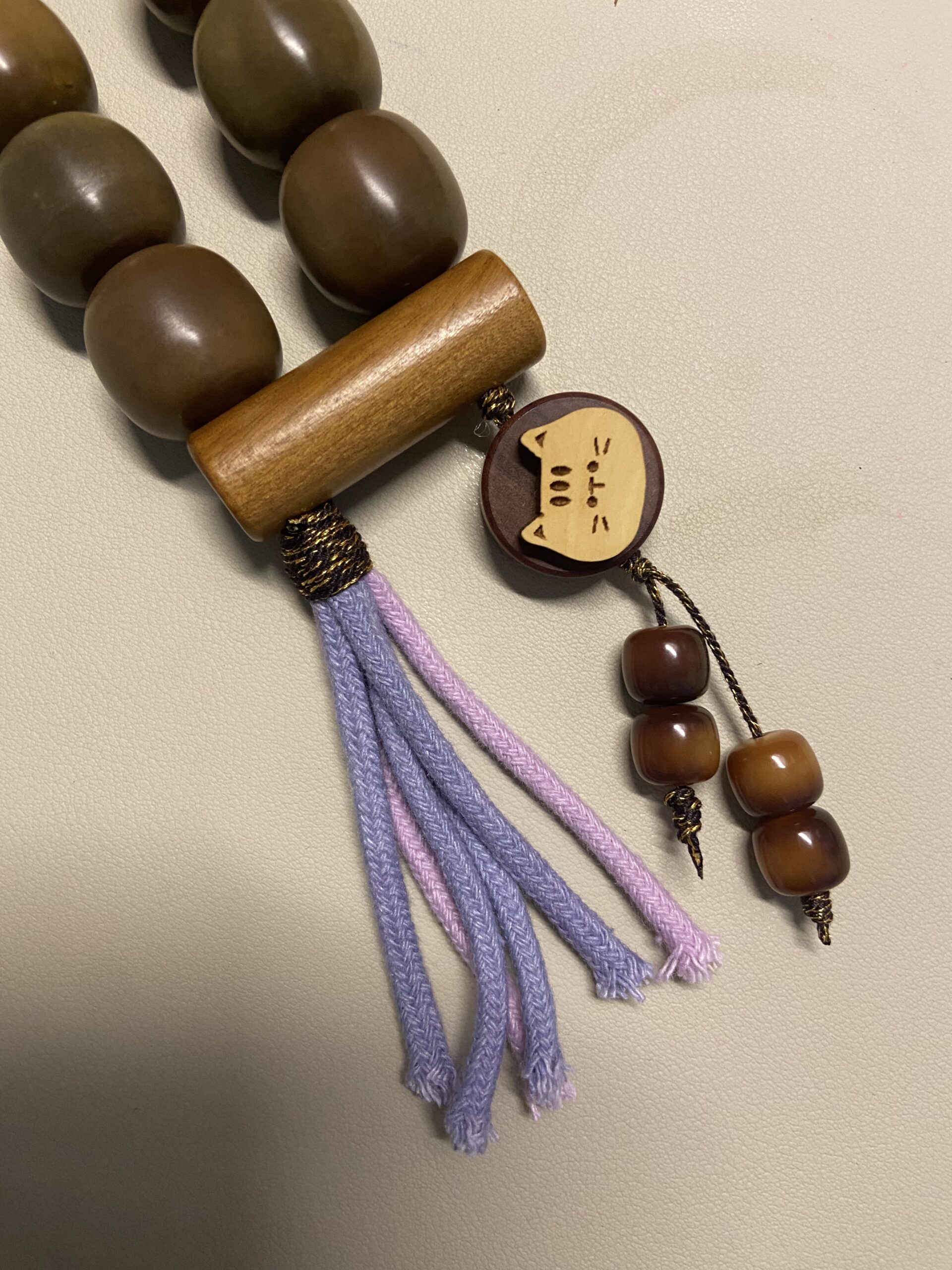 10-Bead 20mm Natural Bodhi Handheld Fidget with Cat Charm 2 wooden cat charm and colorful hanging cords